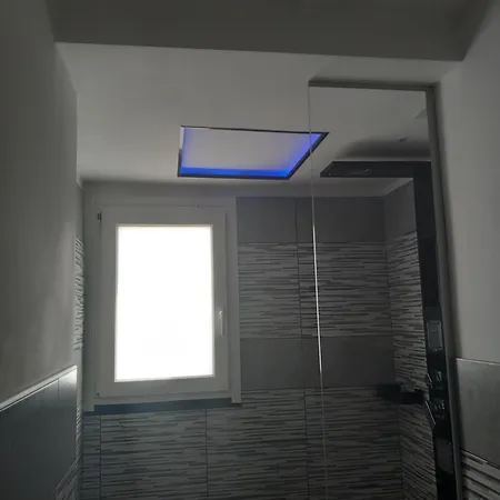 Chromotherapy Con Bagno In Guest house Monserrato